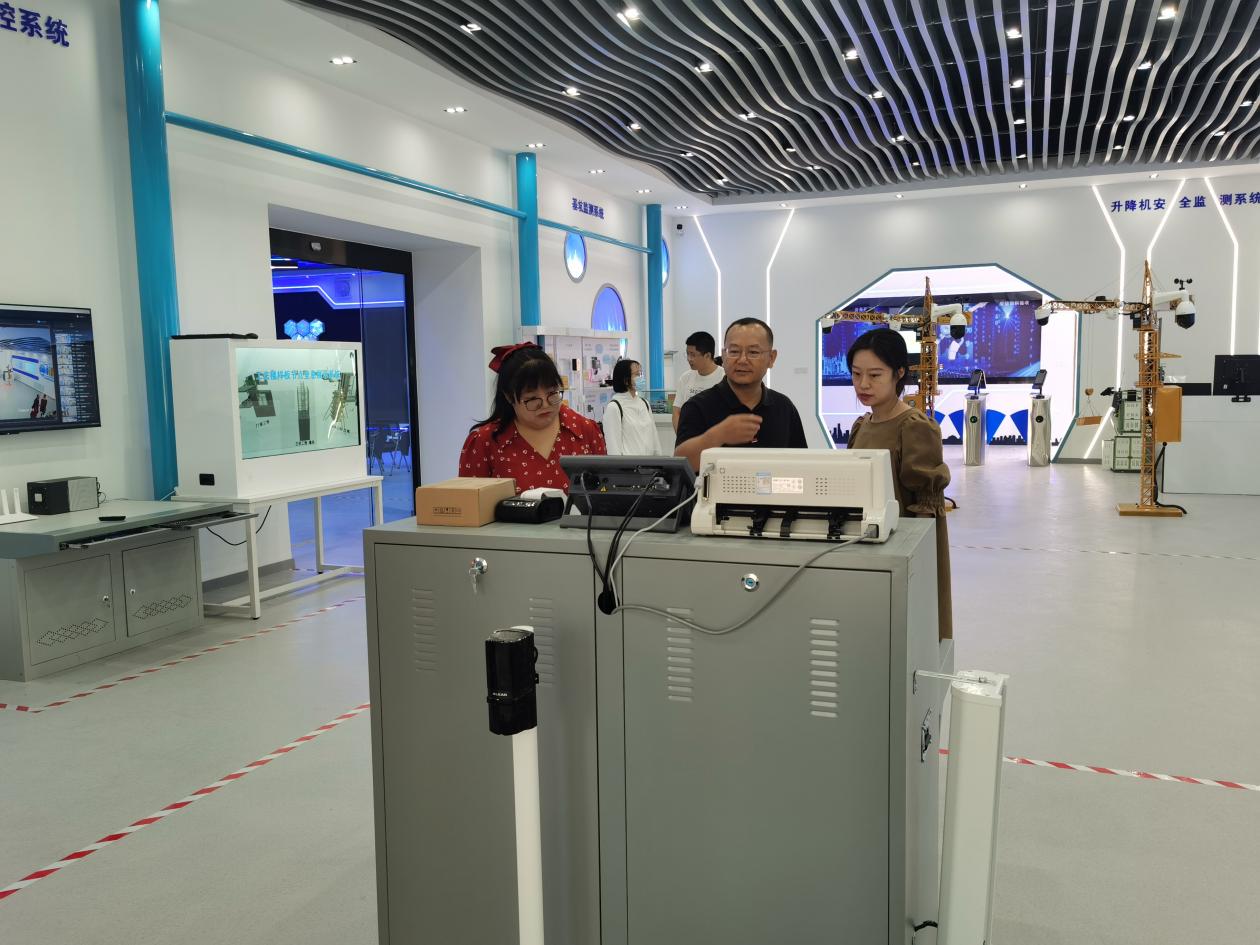 說明: bee906baffb9c5e6e7120a3d064dba9